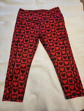 Constantly Varied Gear  Red and Black Heart Print Workout Leggings. Sz L
